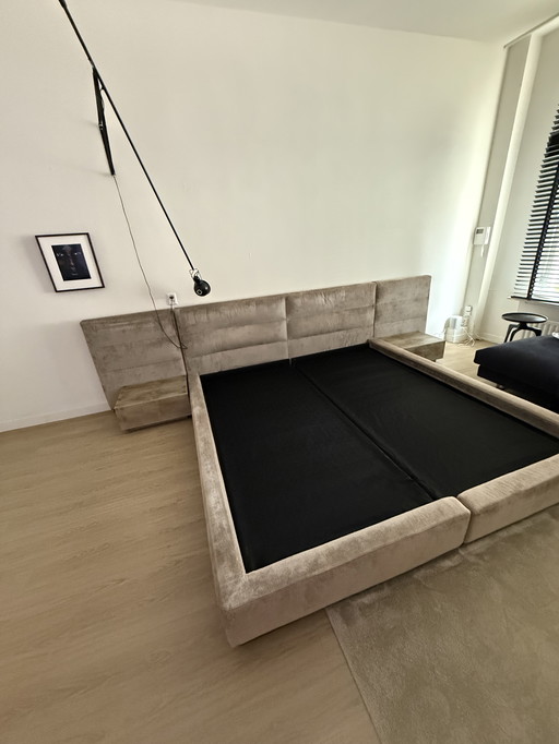 Luxurious Fendi Delano Solid Wood Bed