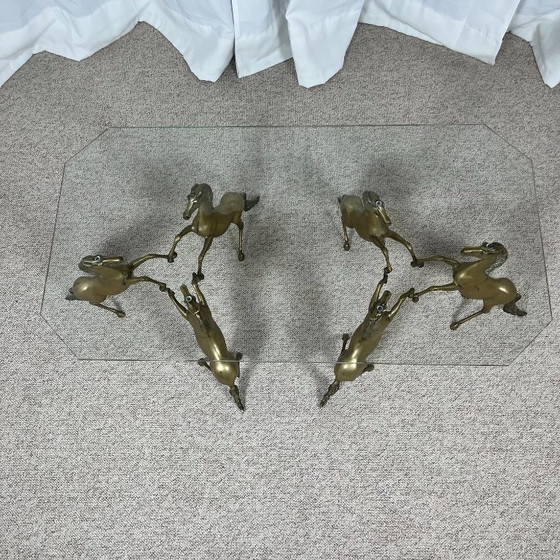 Couchtisch im Hollywood-Regency-Stil, 6 patinierte Messingpferde und Glasplatte, 1970 – Couchtische, Brass (photo 4 of 23)
