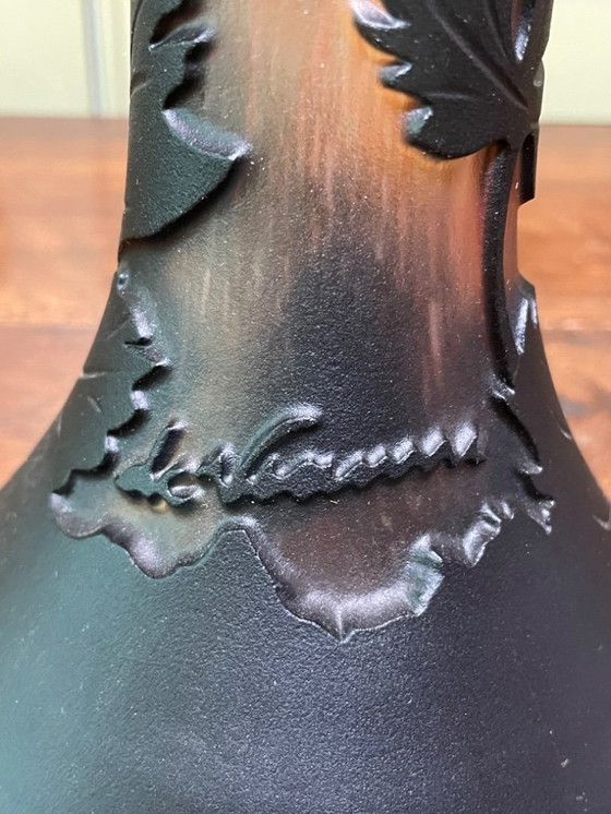 Image 1 of Vasen signiert DE VANNES – mehrschichtiges Glas – florales Dekor – 31 und 32 cm