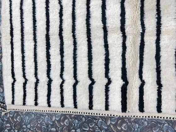 Moroccan rug in natural ecru wool with geometric patterns, 250cm x 150cm – Rugs & carpets (photo 7 of 9)