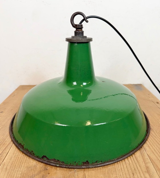 Image 1 of Industriële groene emaille hanglamp van Revo, jaren 1950.