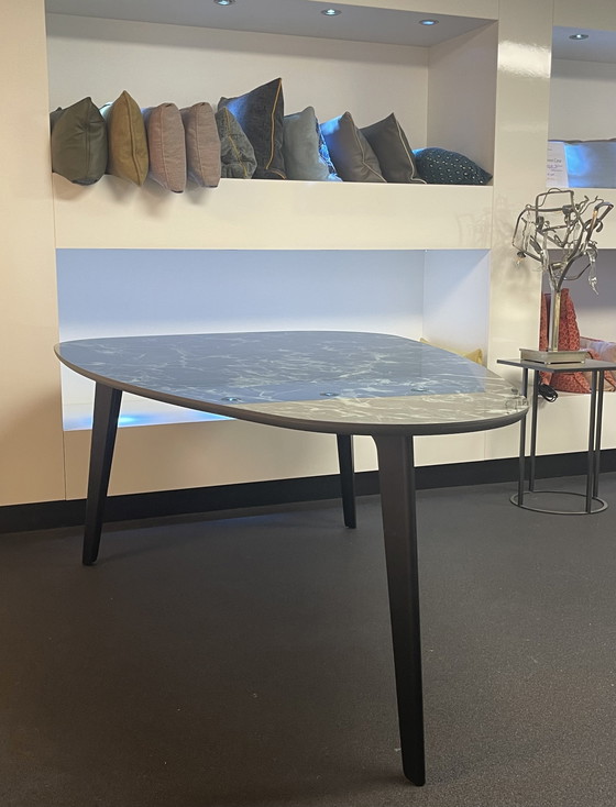 Image 1 of Leolux Bondi dining table