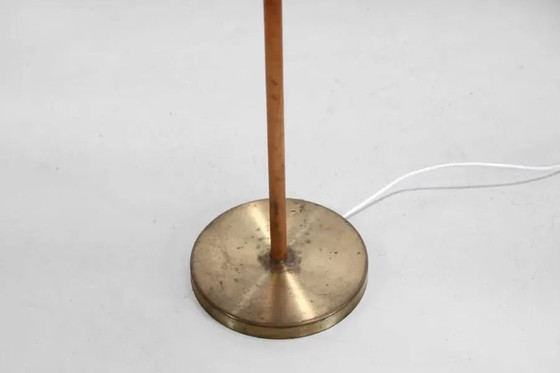 Lámpara de pie estilo Paavo Tynell en latón y cuero con pantalla de lino. – Lámparas de pie, Leather, Brass (photo 4 of 5)