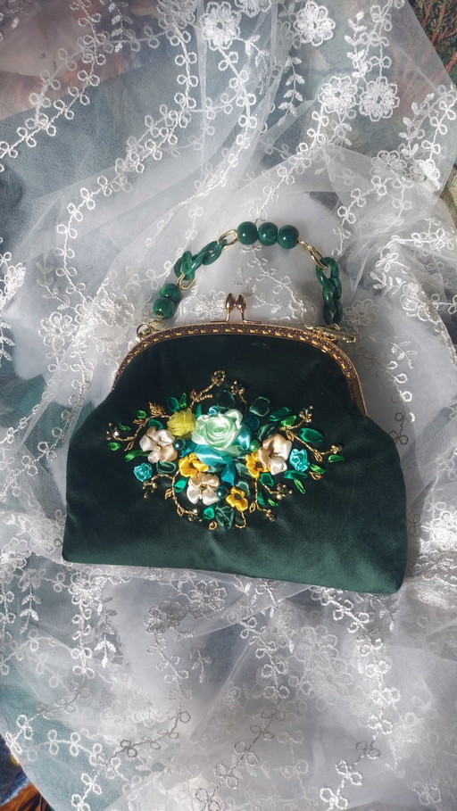 Green Bag With Embroidery. Designer Bag. – top handle tassen, Suede (photo 2 of 5)