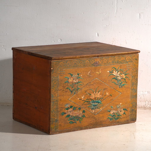 Antieke Chinese beschilderde kist van iepenhout – China, circa 1900