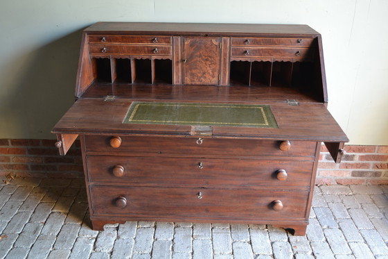 Image 1 of Secrétaire, bureau ancien en bois d'acajou.