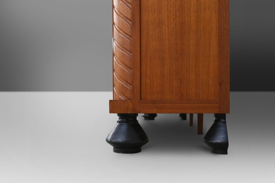 Image 1 of Art Deco brutalistisch Belgisch dressoir in massief eiken en messing details