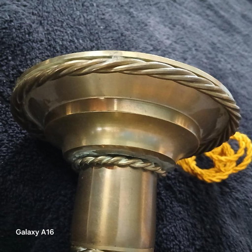 Espléndidos apliques de pared grandes con manecillas de bronce macizo