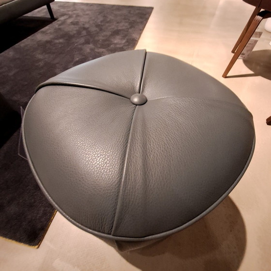 Image 1 of Poltrona Frau Lepli puf