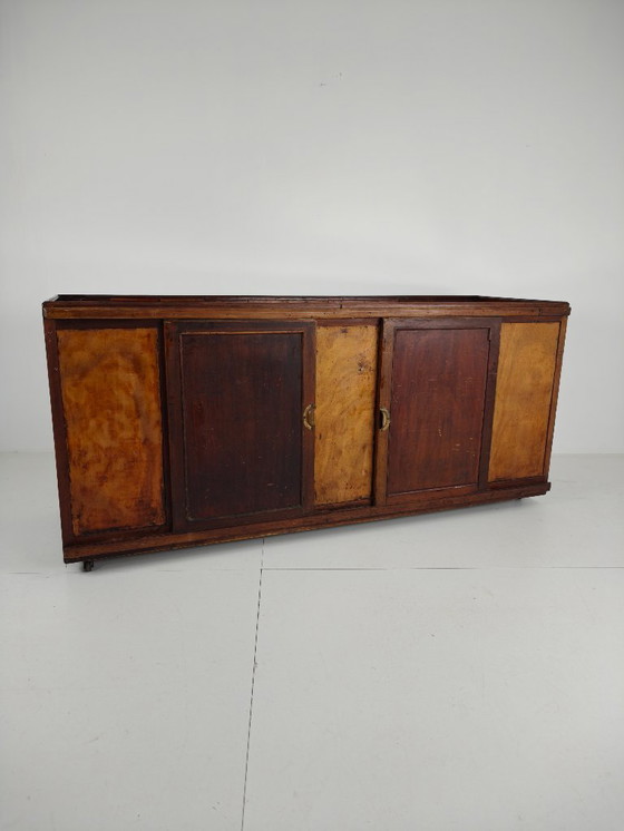 Image 1 of Comptoir de magasin anglais ancien avec miroir – vers 1920