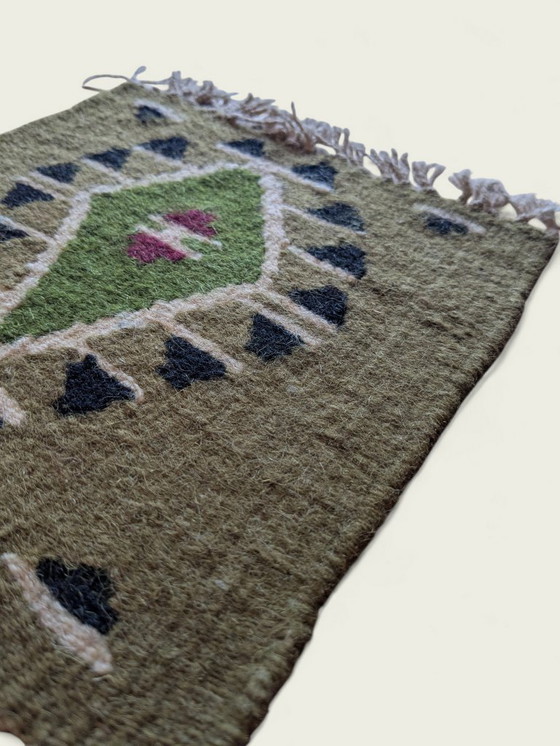 Image 1 of Piccolo runner da tavolo vintage – 26 × 21 cm – Effetto tessuto a mano, design etnico/boho