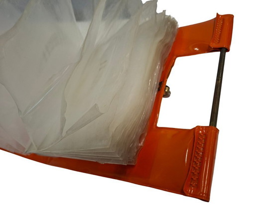 Image 1 of Seltener Schallplattenhalter aus den 1970er Jahren (45 U/min) – Pop / Space Age Orange