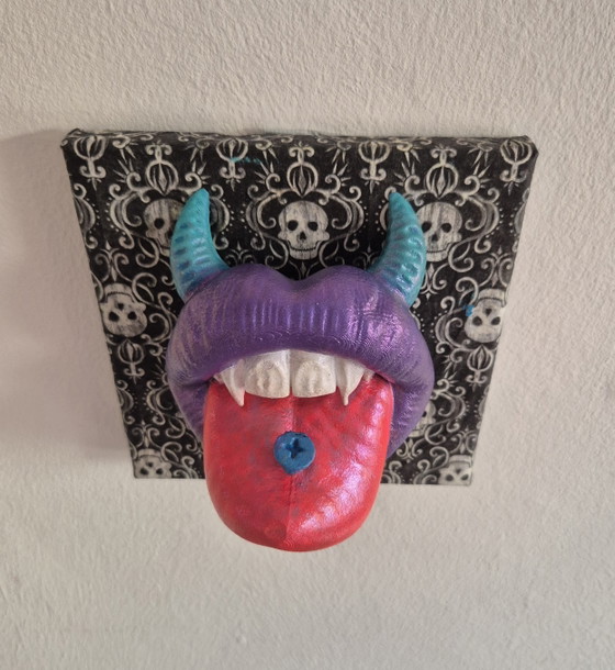 Image 1 of Jolis parasites – Sculpture de bouche pop art