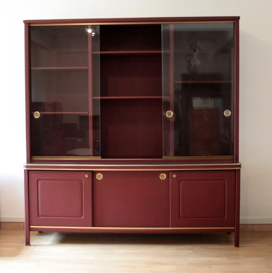 Image 1 of Buffet ou bibliothèque à double corps recouvert de similicuir bordeaux par Umberto Mascagni, années 1950