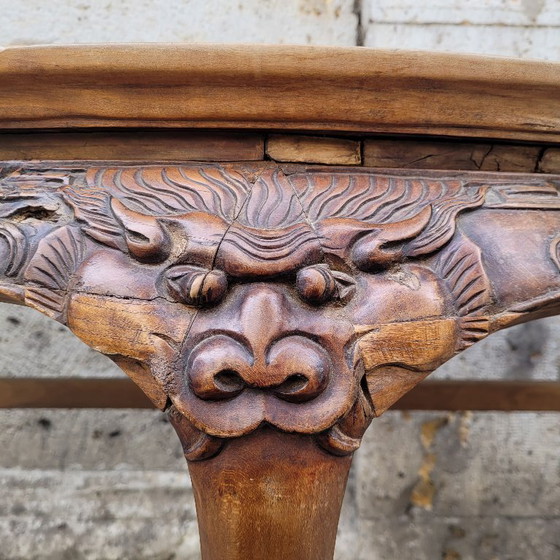 Image 1 of Console demi-lune « Yueyazhuo », bois de Huanghuali, dynastie Qing, vers 1790 – Chine