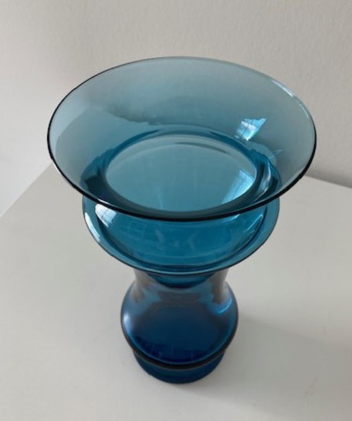 Leerdam Jan van der Vaart magnifique grand vase en verre bleu