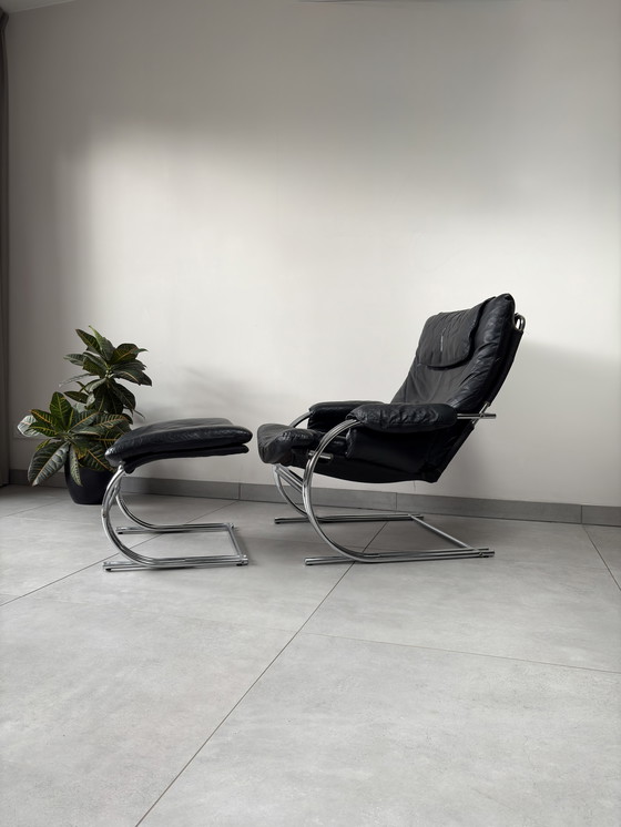 Image 1 of Vintage Bauhaus Loungestoel met Ottoman