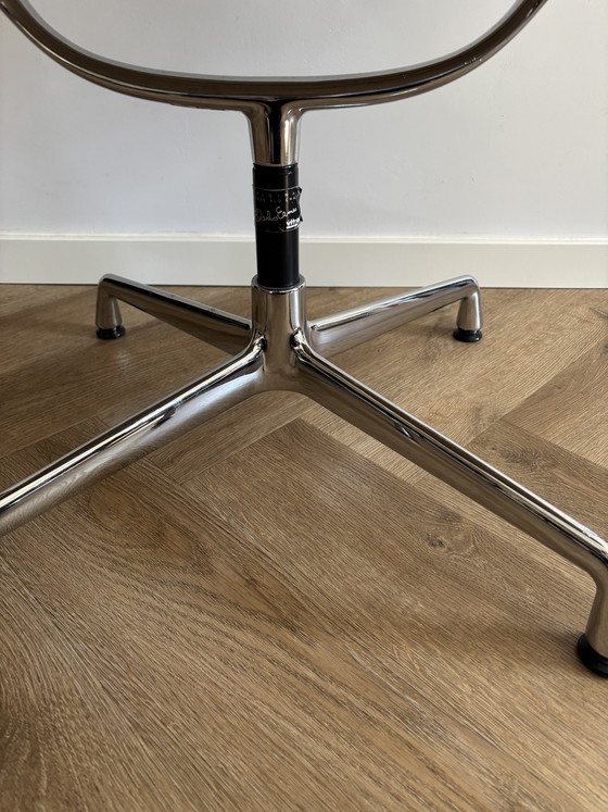 Image 1 of original Vitra Eames Aluminum Chair EA 108