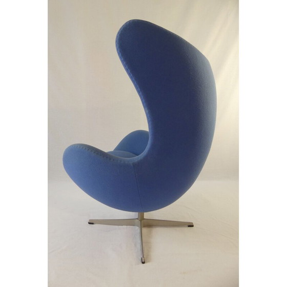 Image 1 of Vintage armchair by Arne Jacobsen for Fritz Hansen 2000