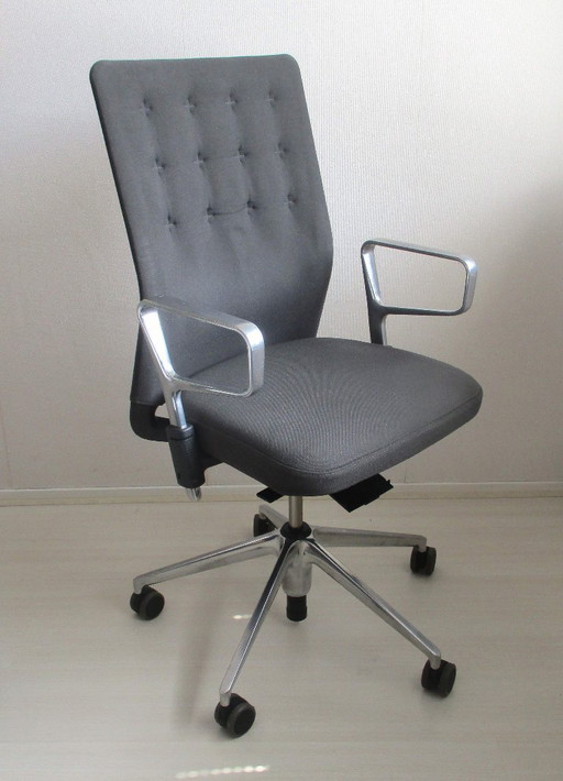 Vitra office chair ID Trim by Antonio Citterio