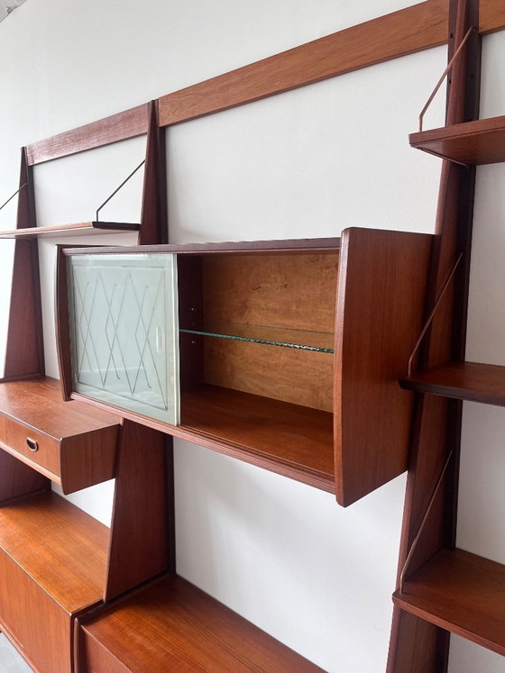 Image 1 of Librería modular escandinava «Panto», Noruega, década de 1960, teca de mediados de siglo.