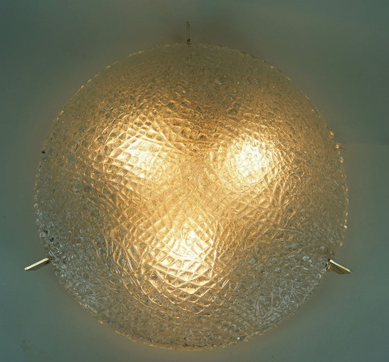 Lampada da soffitto vintage Kaiser Ice Glass, a incasso, anni '60/'70, con superficie in rilievo. (photo 9 of 19)