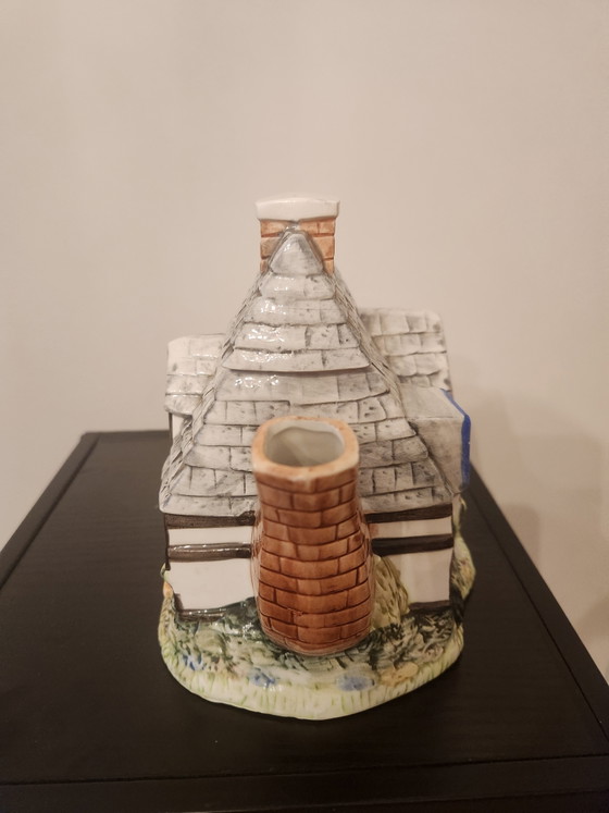 Image 1 of Zeldzame Vintage Annie Rowe Theepot – "The Crown" (The Village Collectables)
