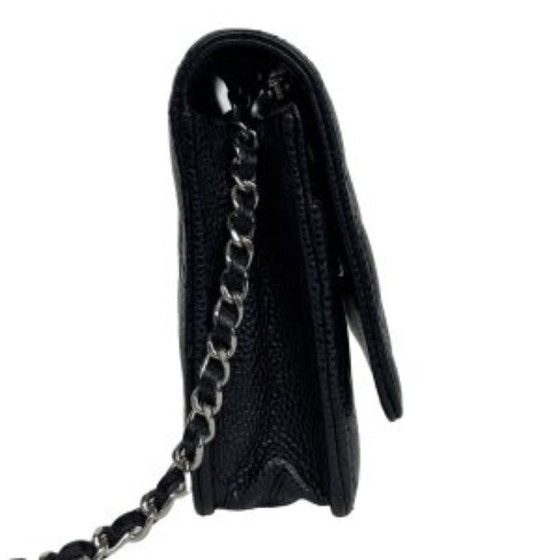 Image 1 of Portafoglio Chanel con catena in caviale
