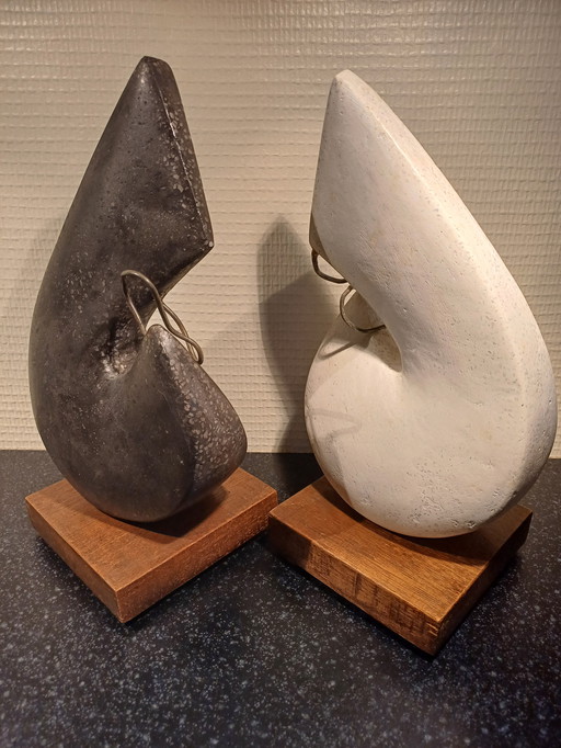 2 pièces sculpture noire et blanche figurine abstraite organique objets ying yang