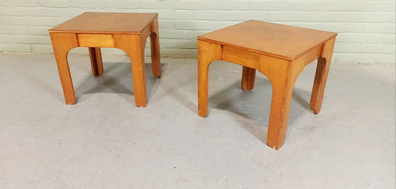 Image 1 of Set van 2 Vintage houten bijzettafels