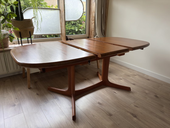 Image 1 of Dyrlund Teak Ovaal Verlengbaar Eettafel - Deens Design