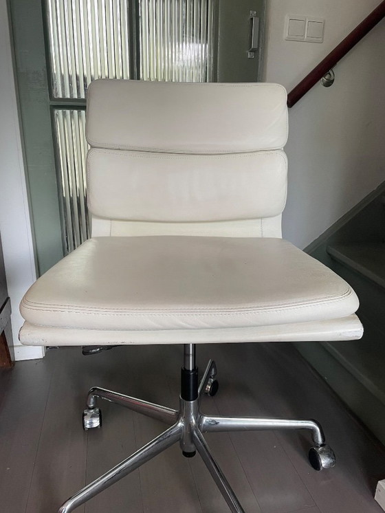 Image 1 of Vitra Eames Ea217 Softpad Chair