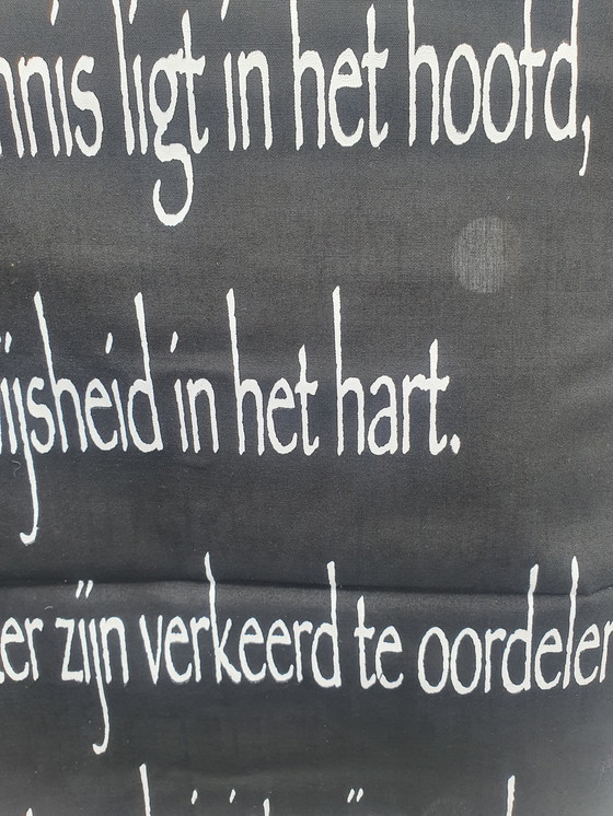 Image 1 of Een Unieke Wanddecoratie of Meditatiebanner, Met een Levensbeschouwelijke Uitspraak