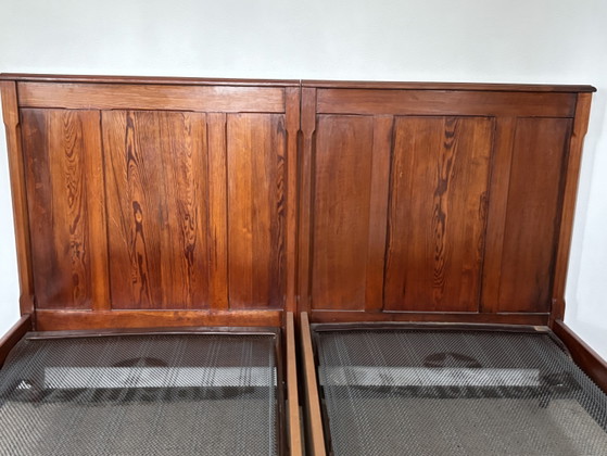 Unique pair of antique pine beds with original Beaumont spring bases - ca. 1910 – beaumont-biedermeier (photo 7 of 9)