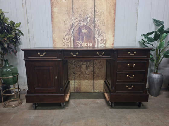 Image 1 of Klassiek Engels bureau, schrijftafel, desk enkelzijdig met lederen inleg Uniek smal model afm. 180x60cm en 80cm hoog.  
