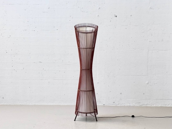 Image 1 of Franse vloerlamp van rotan en bamboe, jaren 60/70.