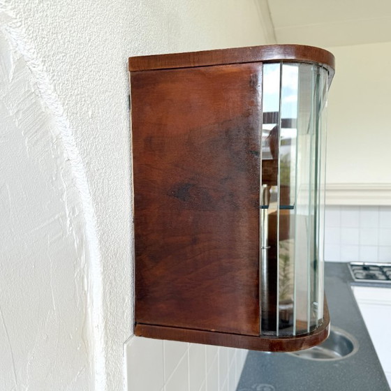 Image 1 of Vetrina pensile di lusso in legno con elementi in vetro