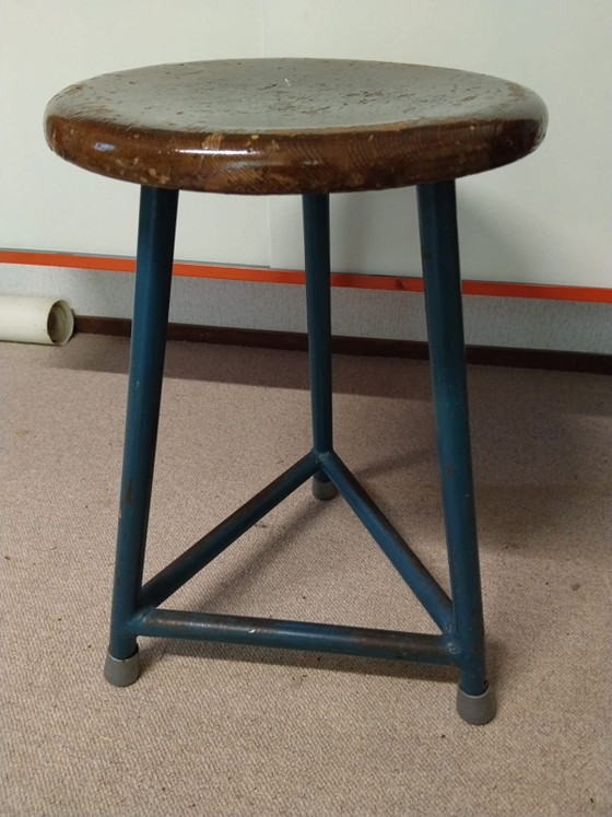 Authentic Vintage Industrial School Stool / Practical Stool – 1960s/1970s – Metal, Wood (photo 6 of 15)