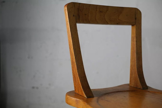 Image 1 of 2x Brutalistische Hocker mit Rückenlehne aus Holz
