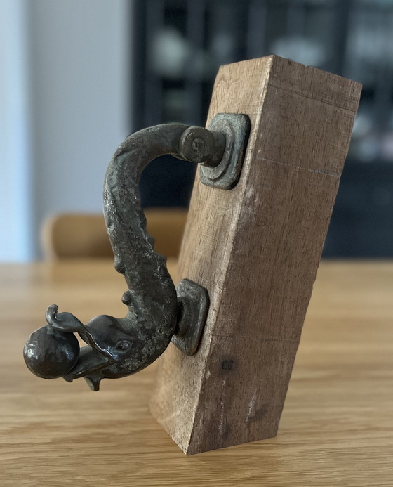 Image 1 of Heurtoir de porte ancien en bronze