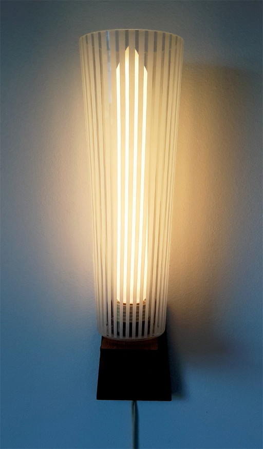 Lampada da parete vintage anni '60, design scandinavo di metà secolo