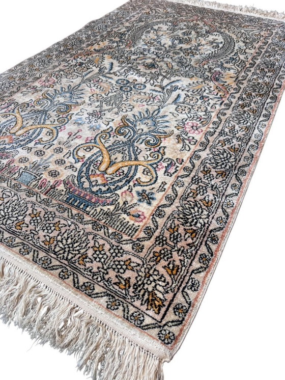 Image 1 of Tappeto persiano in seta Ghoum 93x153cm