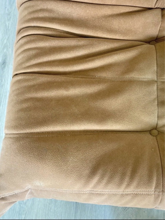 Image 1 of Ligne Roset Togo 3-seater sofa – orange-brown suede – iconic design