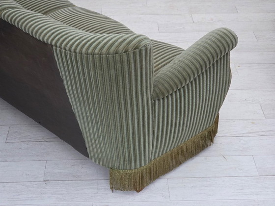 Image 1 of Divano danese a 3 posti, anni '60, velluto verde originale, legno di quercia.