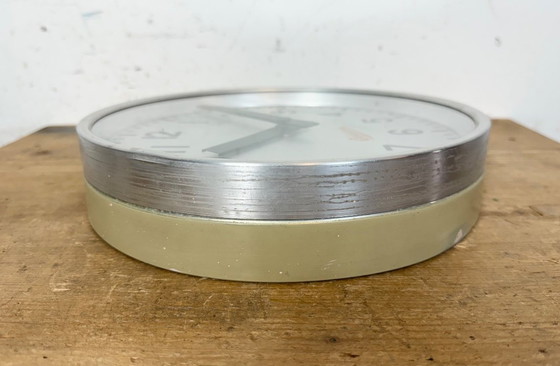 Image 1 of Grijze industriële wandklok van Ericsson, jaren 60