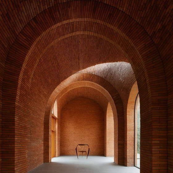 Image 1 of Sedia Revers dal design italiano Cassina Andrea Branzi