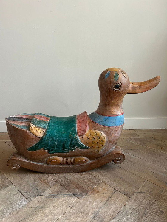 Image 1 of Handgemaakte massief houten schommel eend