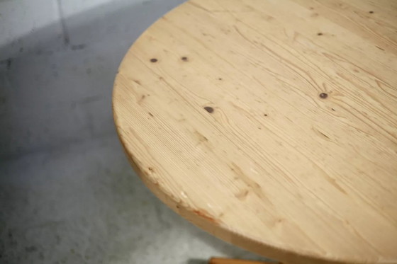 Image 1 of Charlotte Perriand (Sélection de) pour Les Arcs, Table en Pin, France, Circa 1960