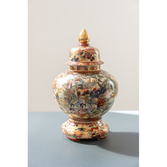 Image 1 of Pair of vintage ceramic vases by Royal Satsuma, China 1960