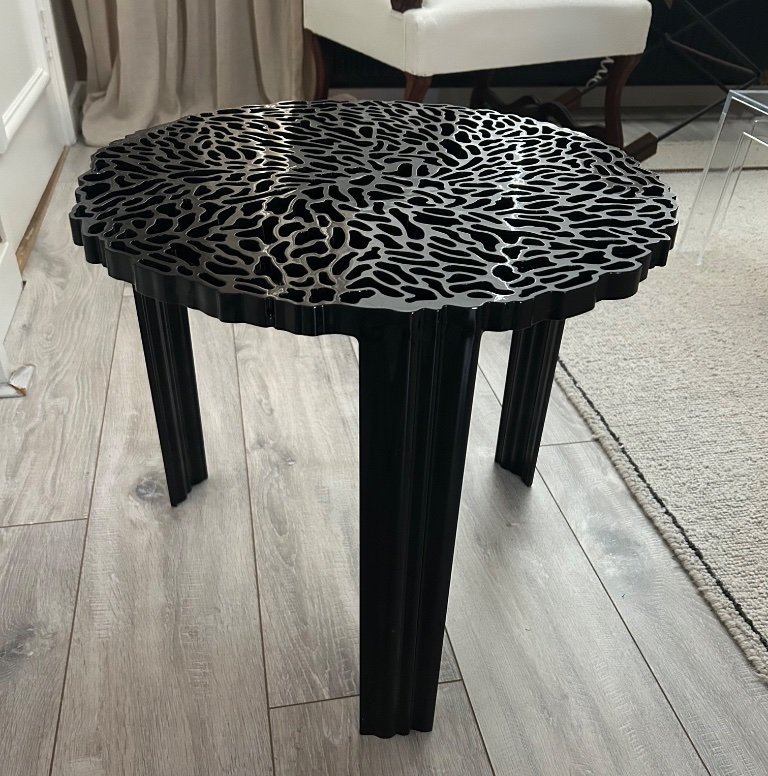 Kartell T-table black | €150 | Whoppah